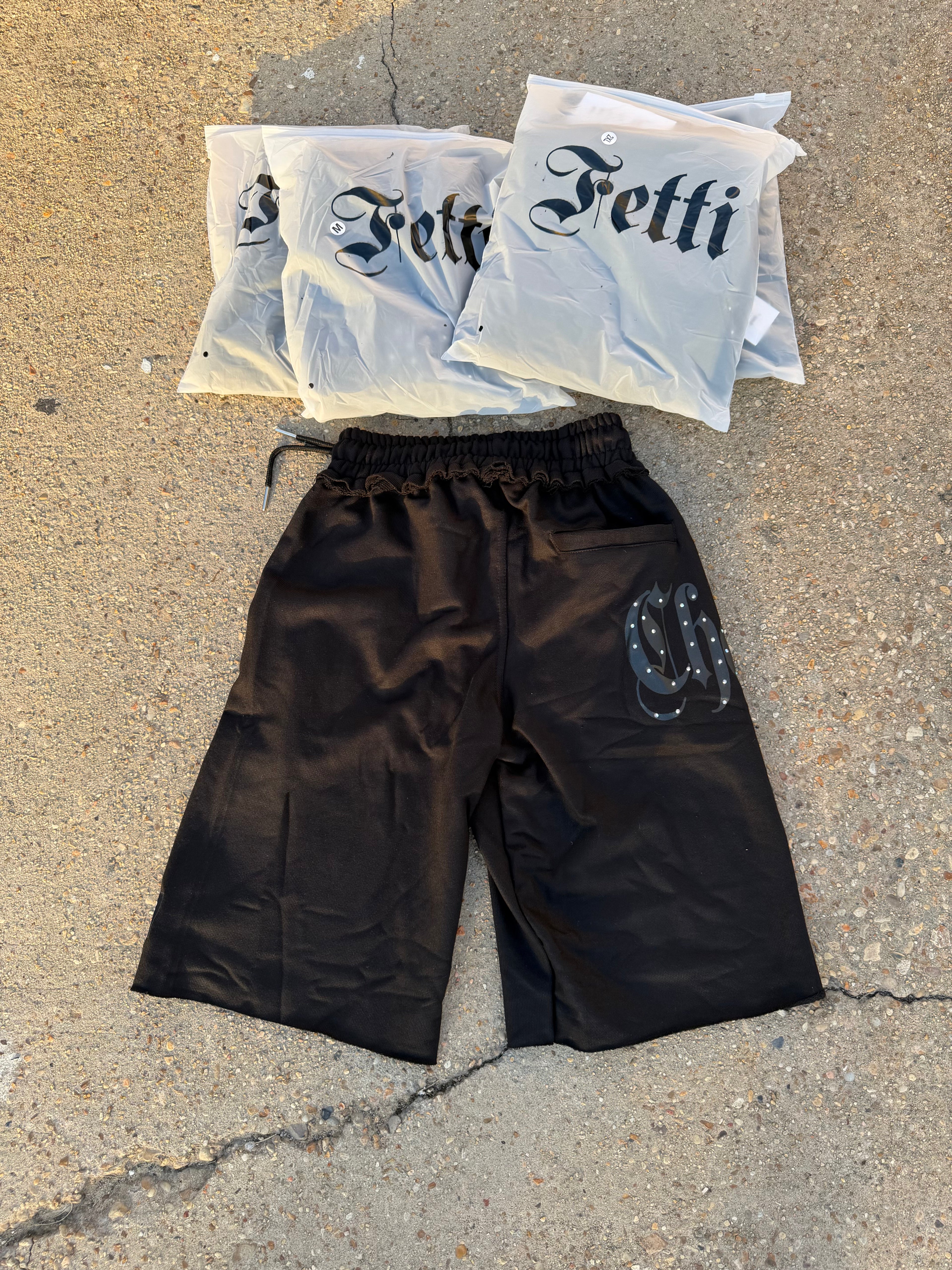 Fetti Rouge Shorts 001