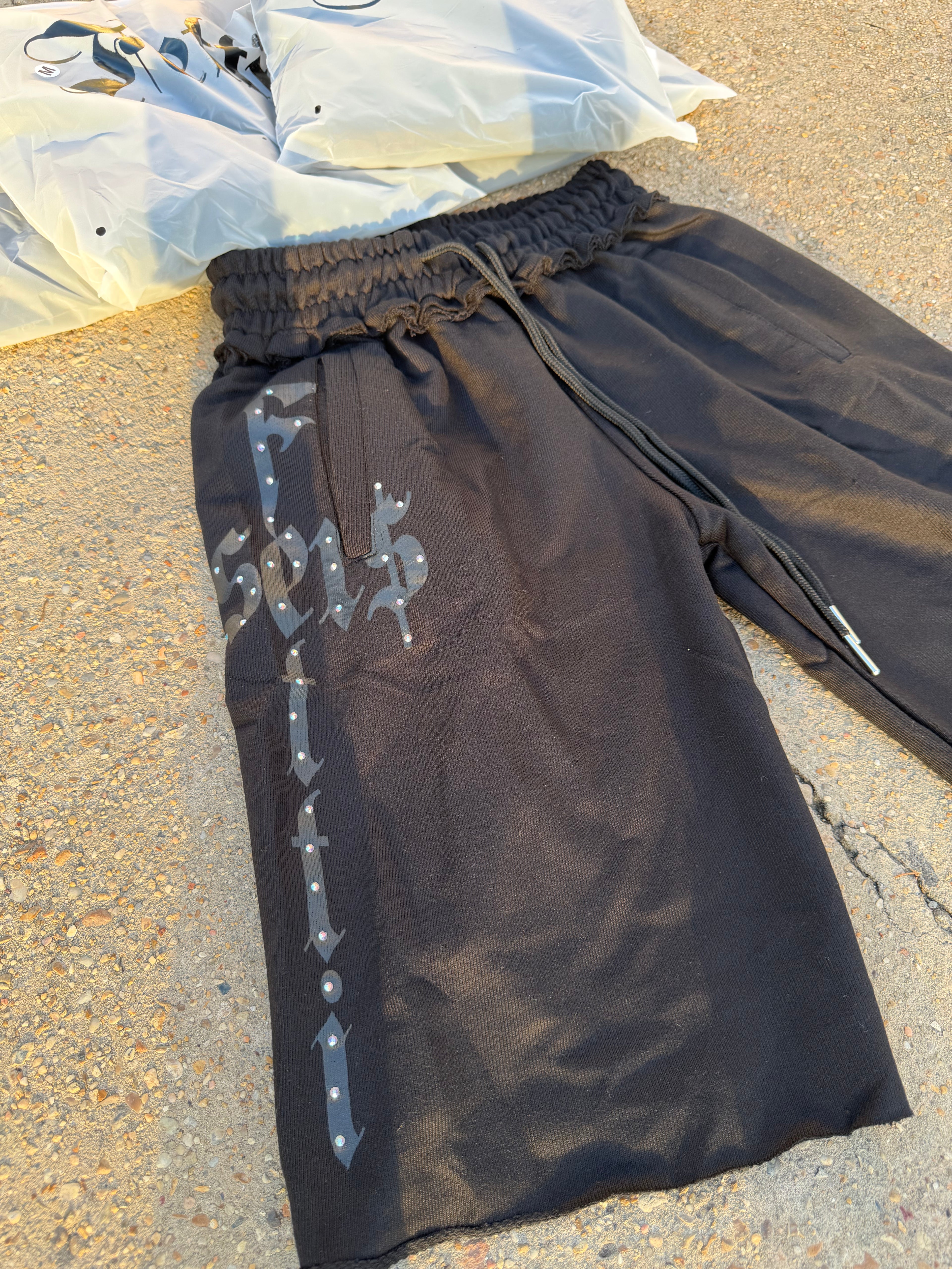 Fetti Rouge Shorts 001